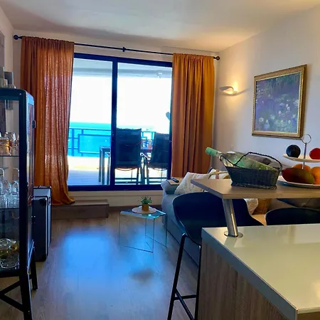 Private With Stunning Ocean Views And Sunset. Appartement