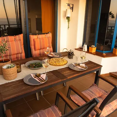 Private With Stunning Ocean Views And Sunset. شقة