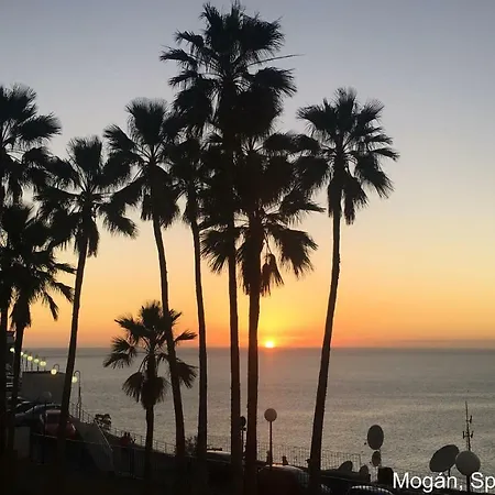 Private With Stunning Ocean Views And Sunset. Apartment